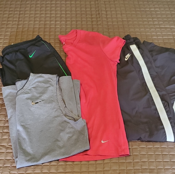 Nike Bundle - Picture 1 of 5